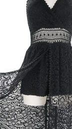 Tuta in pizzo floreale con scollo a V