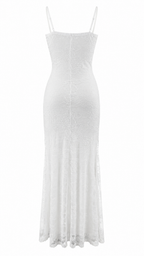 Vestido largo de encaje con escote en V