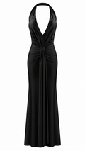 Abito lungo con scollo halter profondo