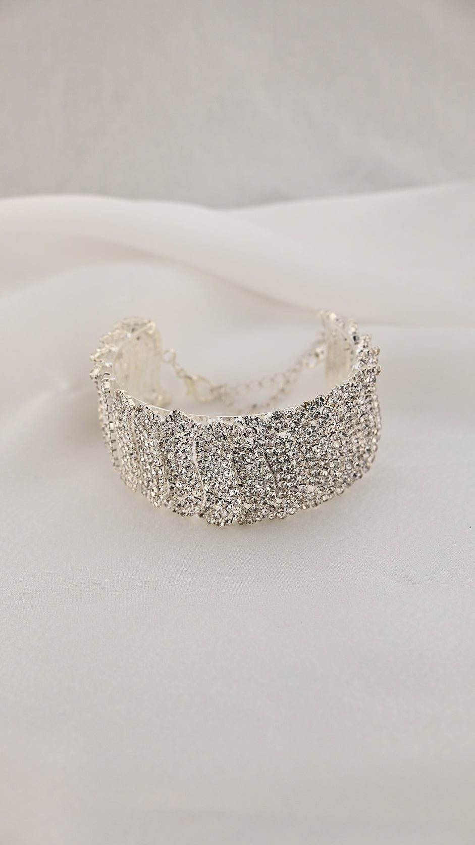Bracciale geometrico a S con cristalli