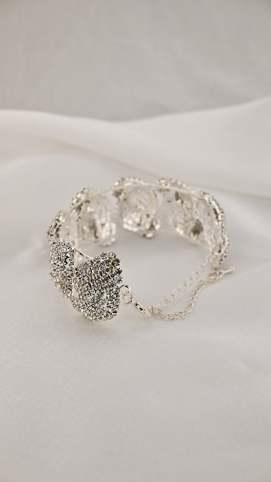 Bracciale a moduli irregolari con cristalli