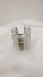 Bracciale cuff a fili multipli
