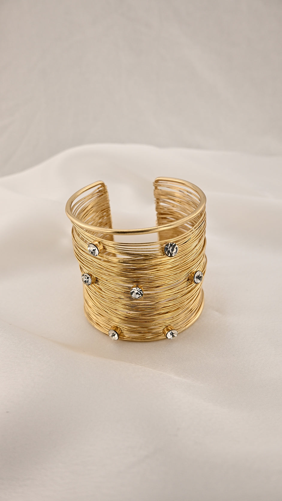 Bracciale cuff a fili multipli con cristalli