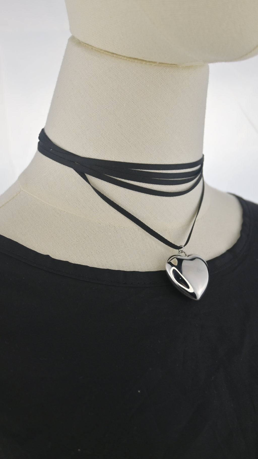 Collana choker con pendente cuore argentato