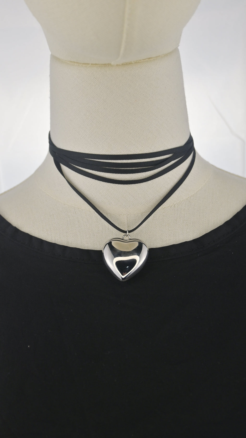 Collana choker con pendente cuore argentato