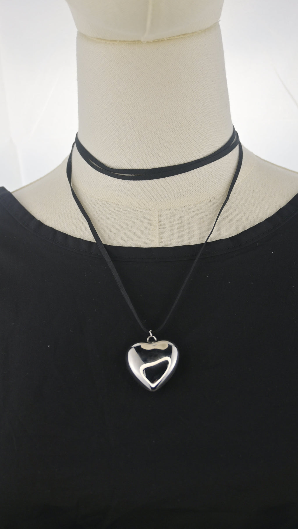 Collana choker con pendente cuore argentato