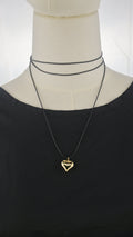 Collana choker nera con pendente cuore