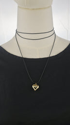 Collana choker nera con pendente cuore