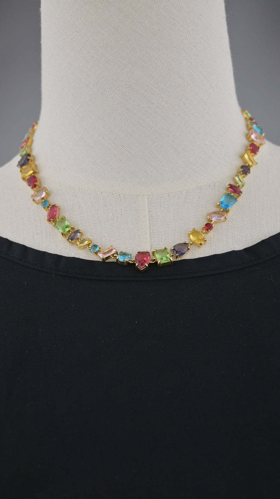 Collana con pietre