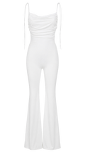 Mono largo con pantalones de campana