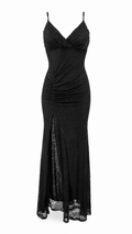 Vestido largo de encaje con escote en V